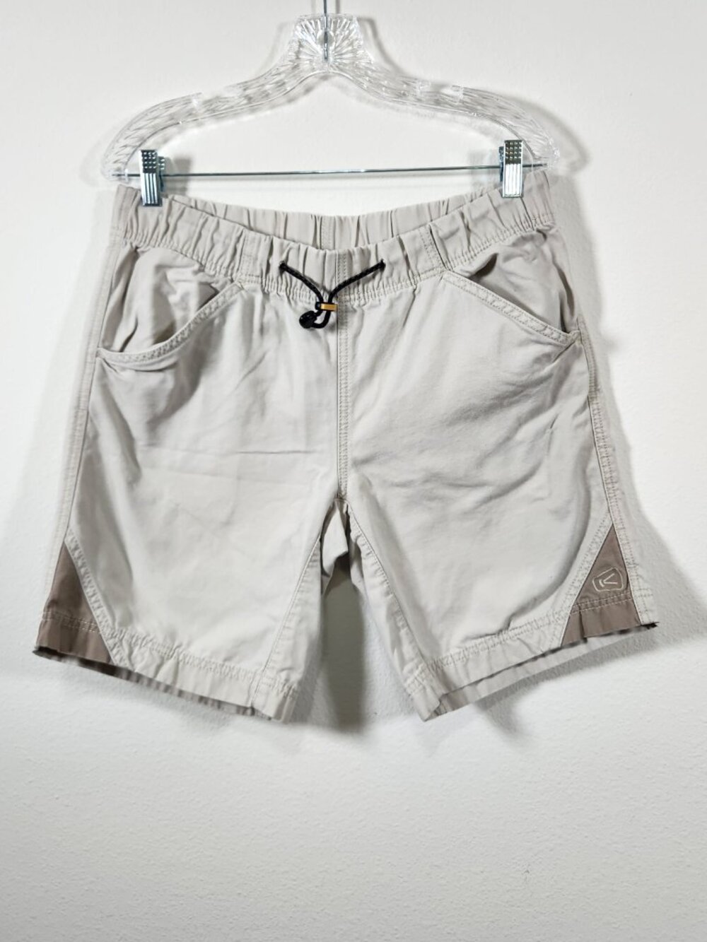 Keen Mens Shorts Medium Outdoors Hiking Zip Back Pockets Tan Elastic Waist